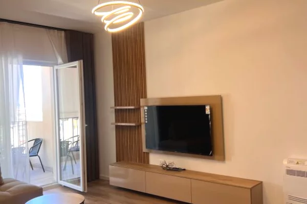 Shtepi me qera 2+1 ne Tirane - 65,000 Leke