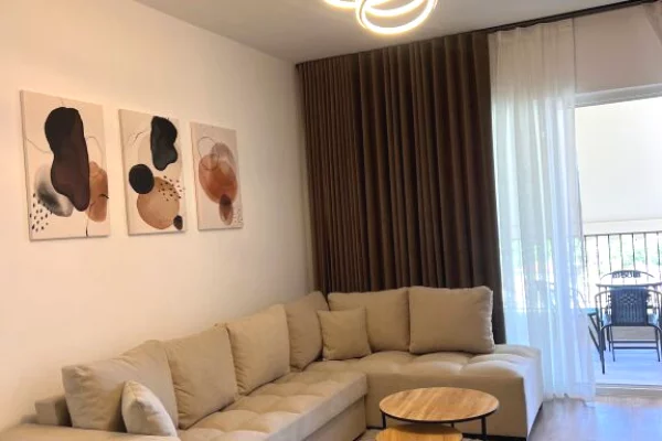 Shtepi me qera Apartament ne Tirane, 2+1, Mobilimi E mobiluar, Pagesa 65,000  Leke.