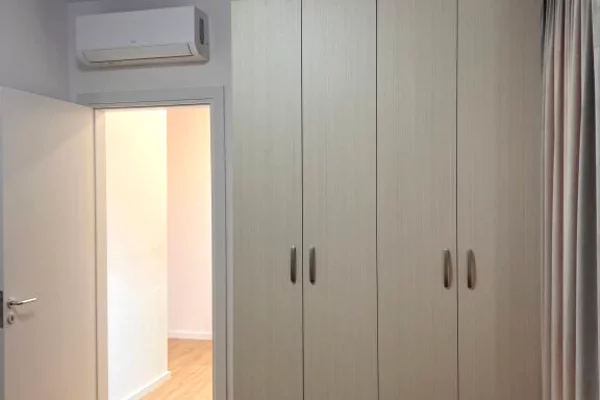 Shtepi me qera Apartament ne Tirane, 2+1, Mobilimi E mobiluar, Pagesa 65,000  Leke.