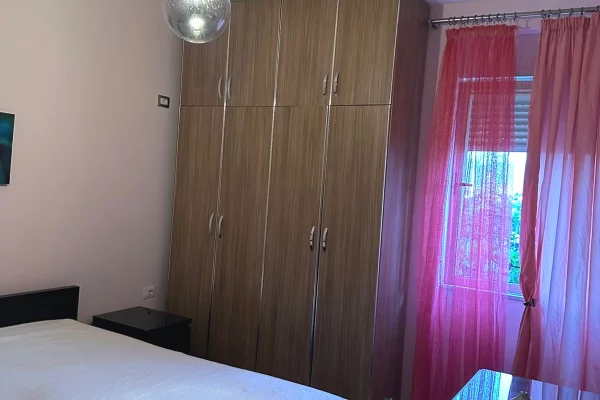 Appartamento in affitto a Tirana 2+1, Arredato