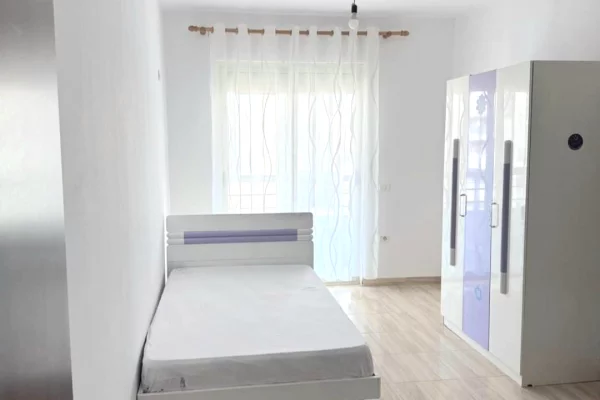 Appartamento in affitto a Tirana 2+1, Arredato