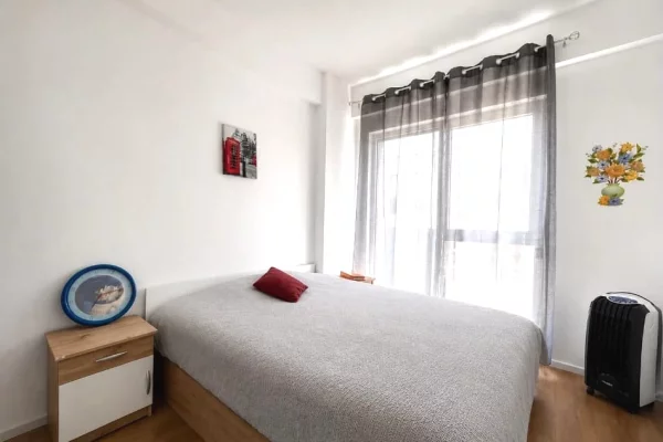 Shtepi me qera Apartament ne Tirane, 1+1, Mobilimi E mobiluar, Pagesa 40,000  Leke.