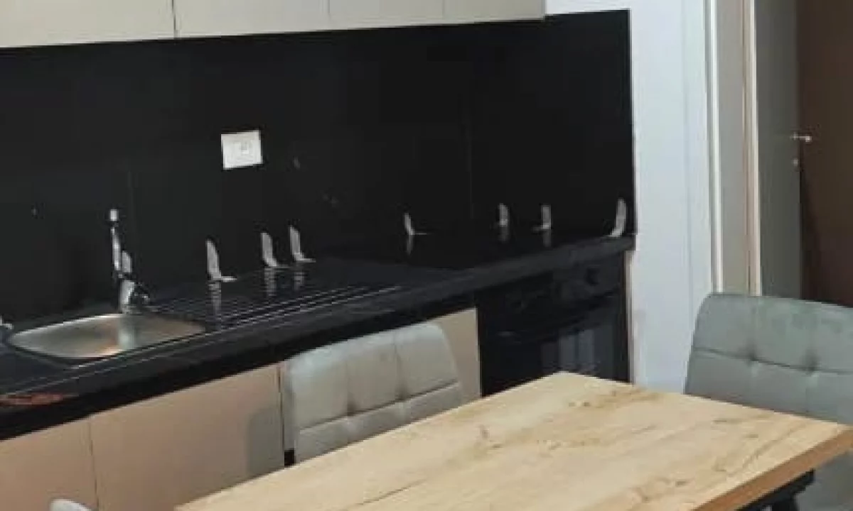 Shtepi me qera Apartament ne Tirane, 1+1, Mobilimi E mobiluar, Pagesa 37,000  Leke.