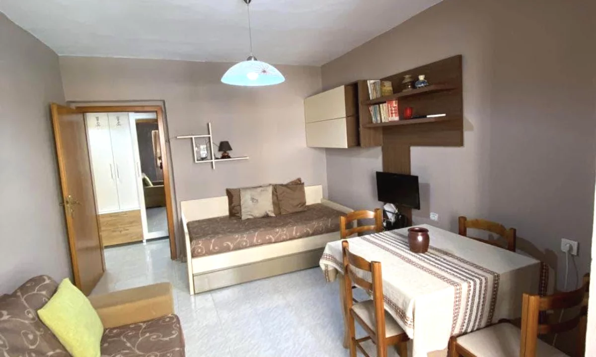 Shtepi me qera Apartament ne Tirane, 2+1, Mobilimi E mobiluar, Pagesa 55,000  Leke.