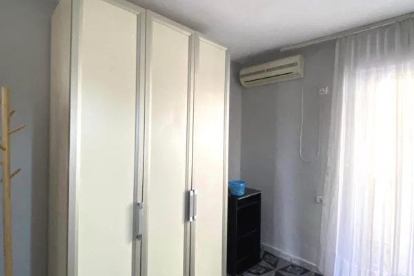 Shtepi me qera Apartament ne Tirane, 2+1, Mobilimi E mobiluar, Pagesa 55,000  Leke.