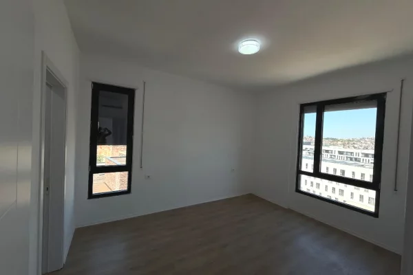 Shtepi me qera Apartament ne Tirane, 3+1, Mobilimi Bosh, pa mobiluar, Pagesa 65,000  Leke.