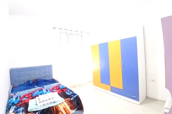 Shtepi me qera Apartament ne Tirane, 3+1, Mobilimi E mobiluar, Pagesa 60,000  Leke.