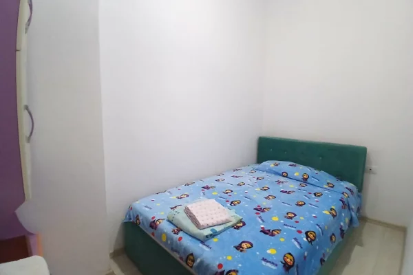 Shtepi me qera Apartament ne Tirane, 3+1, Mobilimi E mobiluar, Pagesa 60,000  Leke.