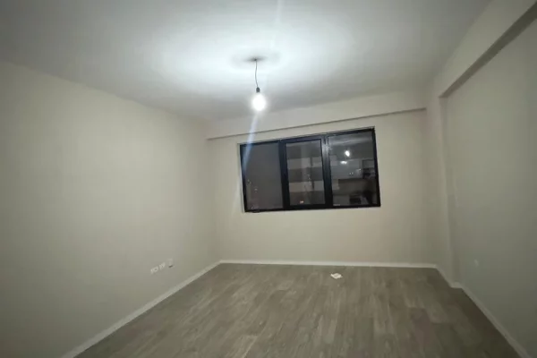 Shtepi me qera Apartament ne Tirane, 1+1, Mobilimi Bosh, pa mobiluar, Pagesa 38,000  Leke.