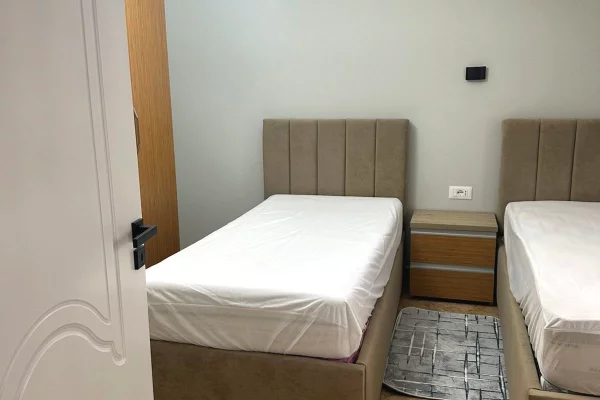 Shtepi me qera Apartament ne Tirane, 2+1, Mobilimi E mobiluar, Pagesa 65,000  Leke.
