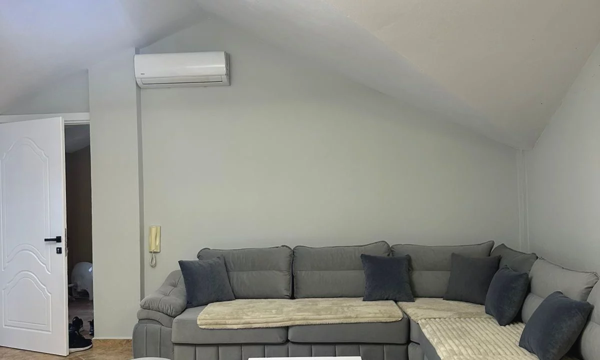 Shtepi me qera Apartament ne Tirane, 2+1, Mobilimi E mobiluar, Pagesa 65,000  Leke.