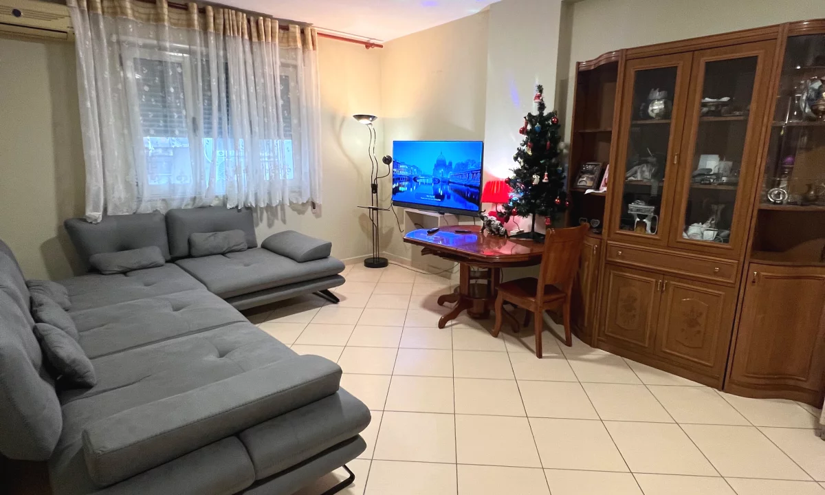 Shtepi me qera Apartament ne Tirane, 2+1, Mobilimi E mobiluar, Pagesa 50,000  Leke.