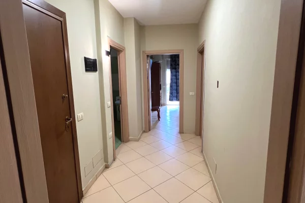 Shtepi me qera Apartament ne Tirane, 2+1, Mobilimi E mobiluar, Pagesa 50,000  Leke.