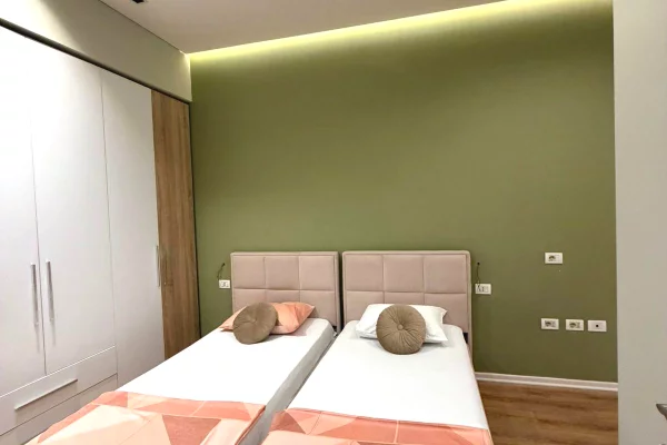 Shtepi me qera Apartament ne Tirane, 2+1, Mobilimi E mobiluar, Pagesa 60,000  Leke.