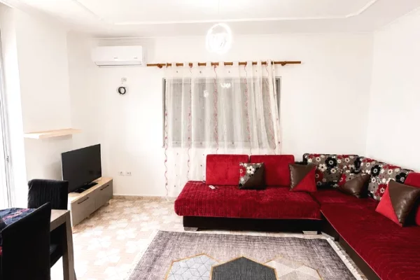 Shtepi me qera Apartament ne Tirane, 2+1, Mobilimi E mobiluar, Pagesa 48,000  Leke.