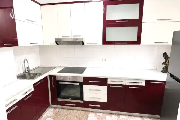 Shtepi me qera Apartament ne Tirane, 2+1, Mobilimi E mobiluar, Pagesa 48,000  Leke.