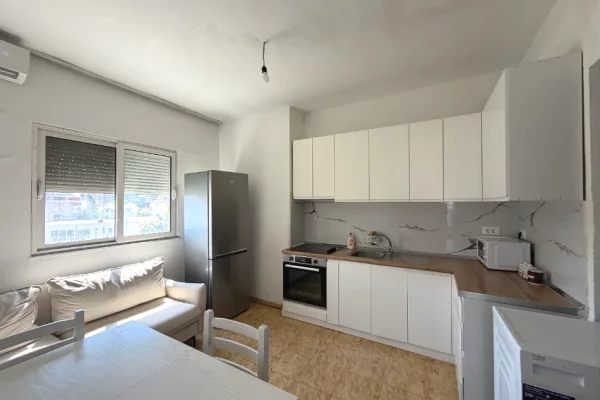 Shtepi me qera Apartament ne Tirane, 1+1, Mobilimi E mobiluar, Pagesa 600  Euro.