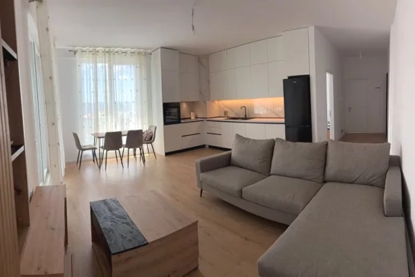 Shtepi me qera Apartament ne Tirane, 2+1, Mobilimi E mobiluar, Pagesa 700  Euro.