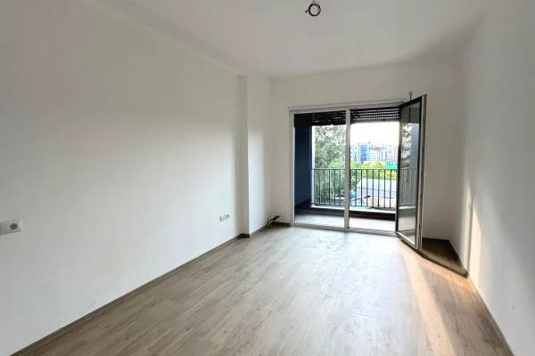 Shtepi me qera Apartament ne Tirane, 1+1, Mobilimi Bosh, pa mobiluar, Pagesa 50,000  Leke.