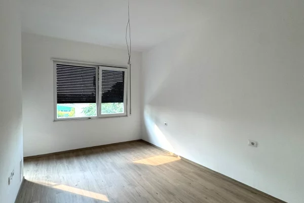 Shtepi me qera Apartament ne Tirane, 1+1, Mobilimi Bosh, pa mobiluar, Pagesa 50,000  Leke.