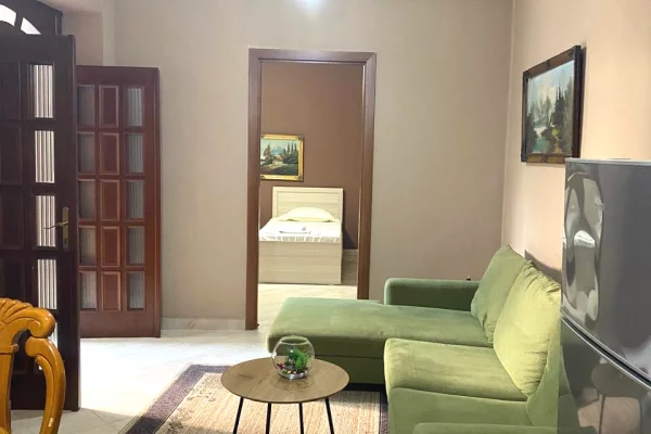 Shtepi me qera Shtepi Private ne Tirane, 1+1, Mobilimi E mobiluar, Pagesa 50,000  Leke.