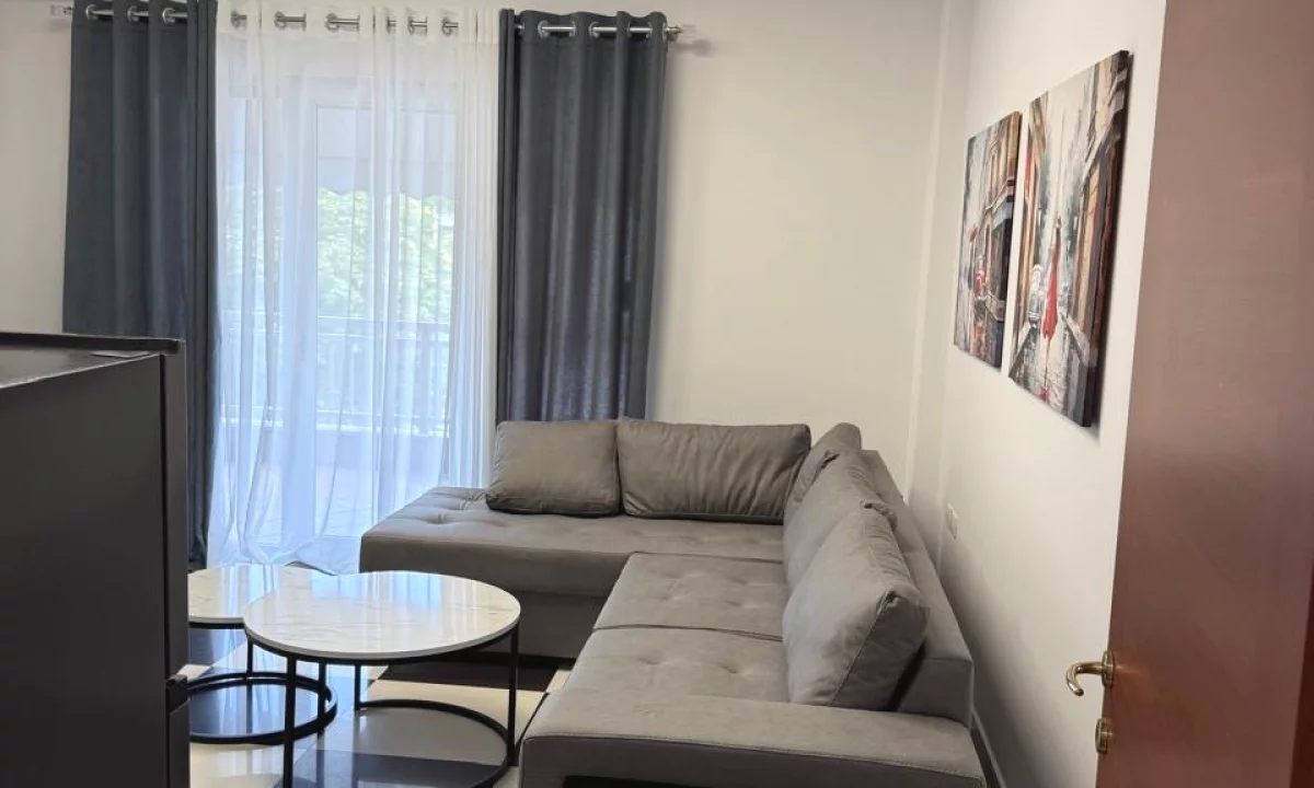 Shtepi me qera Apartament ne Tirane, 1+1, Mobilimi E mobiluar, Pagesa 60,000  Leke.