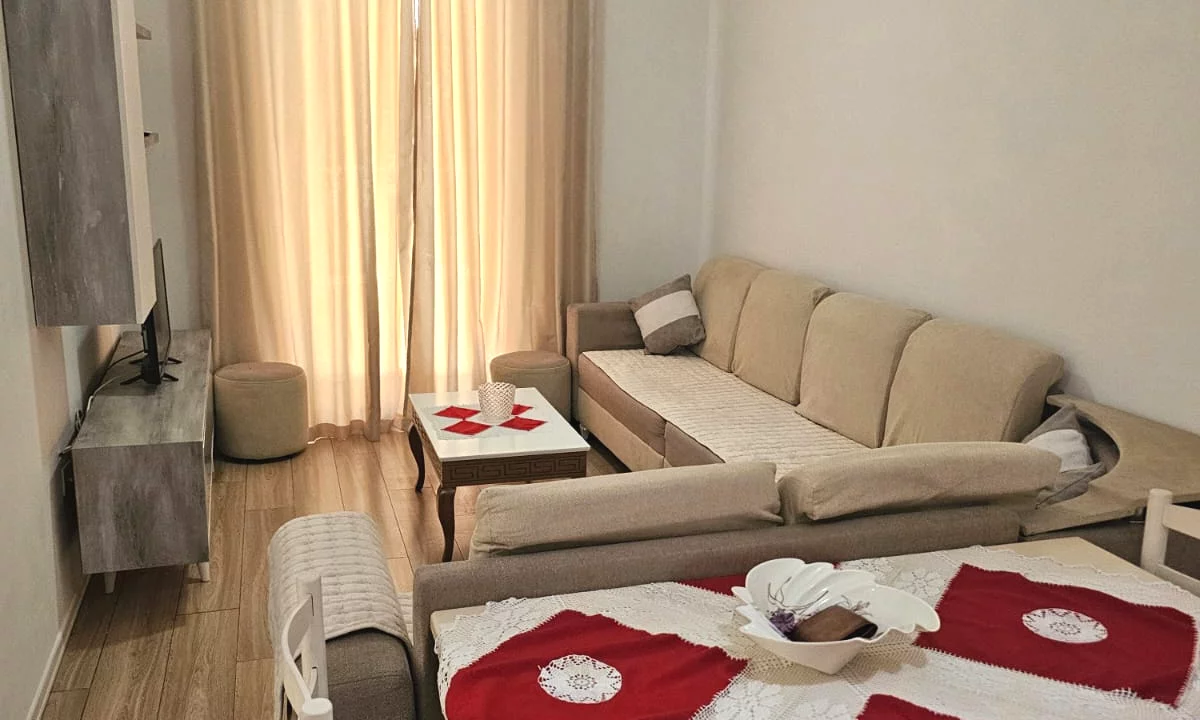 Shtepi me qera Apartament ne Tirane, 2+1, Mobilimi E mobiluar, Pagesa 55,000  Leke.