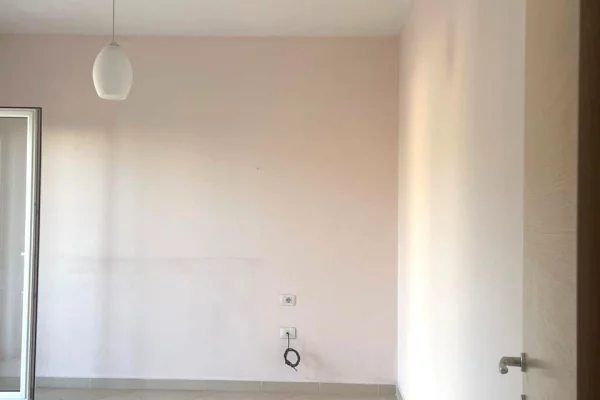 Shtepi me qera Apartament ne Tirane, 1+1, Mobilimi Bosh, pa mobiluar, Pagesa 40,000  Leke.