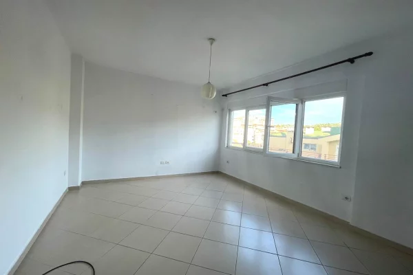 Shtepi me qera Apartament ne Tirane, 1+1, Mobilimi Bosh, pa mobiluar, Pagesa 40,000  Leke.