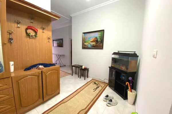 Shtepi me qera Apartament ne Tirane, 2+1, Mobilimi E mobiluar, Pagesa 55,000  Leke.