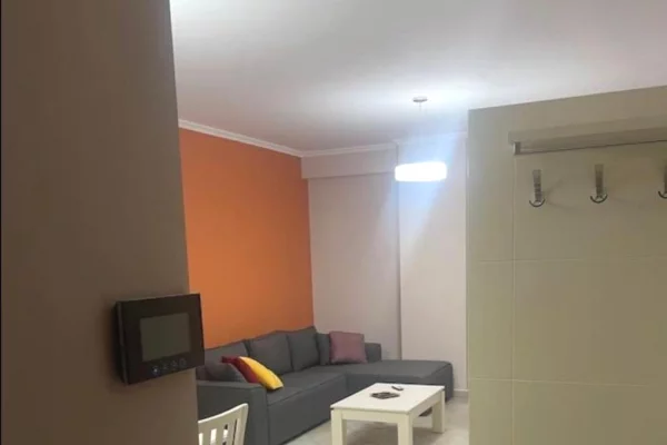 Shtepi me qera Apartament ne Tirane, 1+1, Mobilimi E mobiluar, Pagesa 700  Euro.