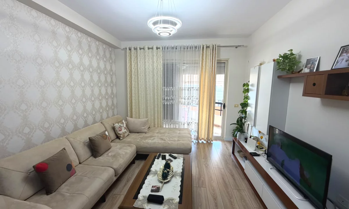 Shtepi me qera Apartament ne Tirane, 2+1, Mobilimi E mobiluar, Pagesa 55,000  Leke.