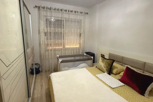 Shtepi me qera Apartament ne Tirane, 2+1, Mobilimi E mobiluar, Pagesa 55,000  Leke.