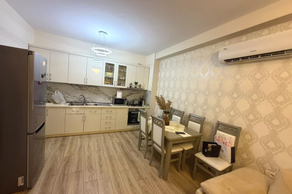 Shtepi me qera Apartament ne Tirane, 2+1, Mobilimi E mobiluar, Pagesa 55,000  Leke.