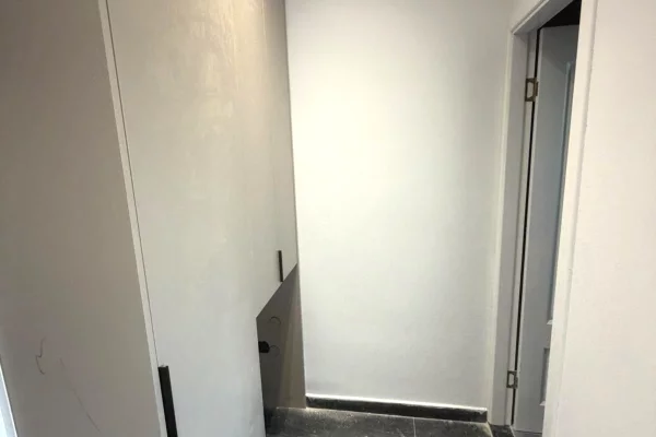 Shtepi me qera Apartament ne Tirane, Garsoniere, Mobilimi E mobiluar, Pagesa 40,000  Leke.