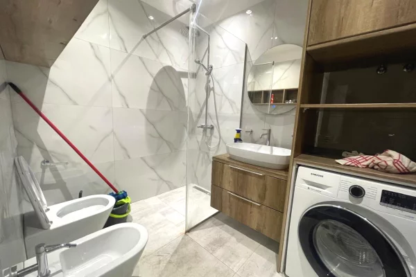 Shtepi me qera Apartament ne Tirane, 2+1, Mobilimi E mobiluar, Pagesa 700  Euro.
