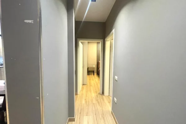 Shtepi me qera Apartament ne Tirane, 2+1, Mobilimi E mobiluar, Pagesa 700  Euro.