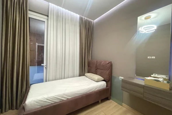 Shtepi me qera Apartament ne Tirane, 2+1, Mobilimi E mobiluar, Pagesa 700  Euro.