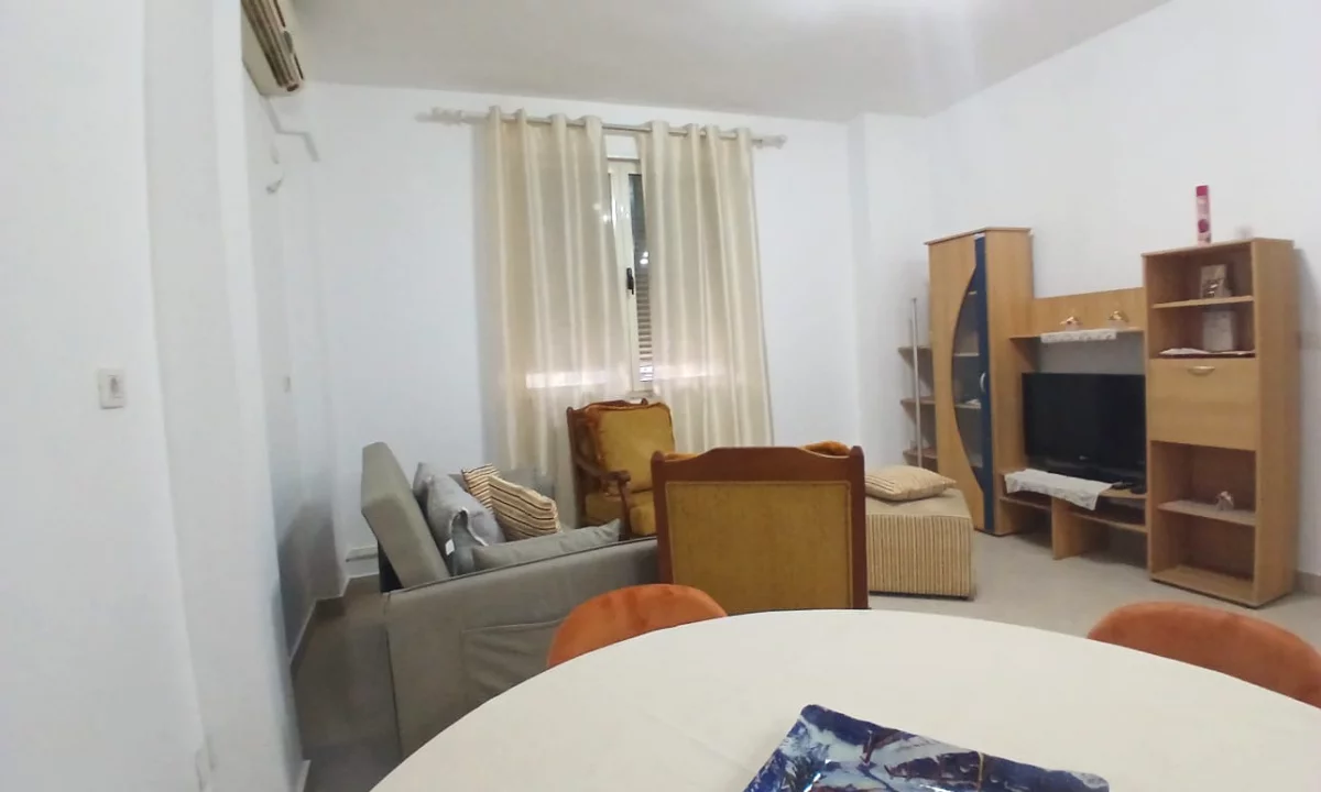 Shtepi me qera Apartament ne Tirane, 1+1, Mobilimi E mobiluar, Pagesa 50,000  Leke.