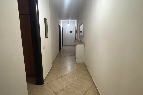 Shtepi me qera Apartament ne Tirane, 2+1, Mobilimi E mobiluar, Pagesa 60,000  Leke.