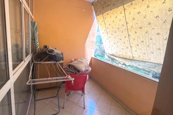 Shtepi me qera Apartament ne Tirane, 2+1, Mobilimi E mobiluar, Pagesa 60,000  Leke.