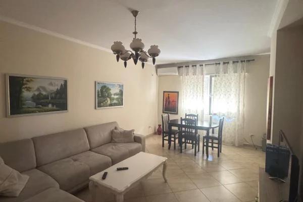 Shtepi me qera Apartament ne Tirane, 2+1, Mobilimi E mobiluar, Pagesa 60,000  Leke.