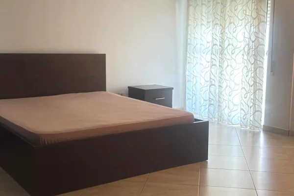 Shtepi me qera Apartament ne Tirane, 2+1, Mobilimi E mobiluar, Pagesa 60,000  Leke.