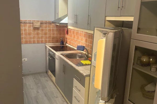 Shtepi me qera Apartament ne Tirane, 2+1, Mobilimi E mobiluar, Pagesa 70,000  Leke.