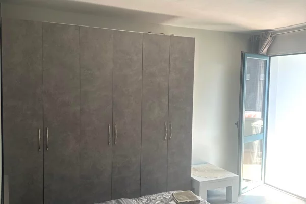 Shtepi me qera Apartament ne Tirane, 2+1, Mobilimi E mobiluar, Pagesa 70,000  Leke.