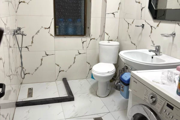 Shtepi me qera Apartament ne Tirane, 1+1, Mobilimi E mobiluar, Pagesa 55,000  Leke.