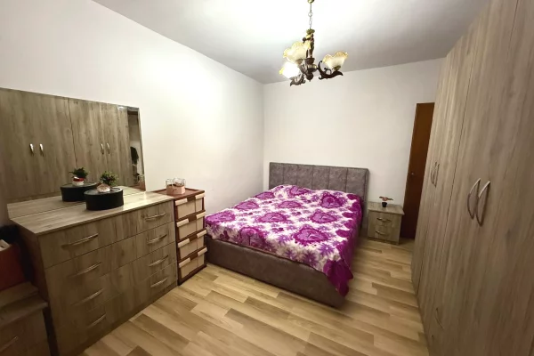 Shtepi me qera Apartament ne Tirane, 1+1, Mobilimi E mobiluar, Pagesa 55,000  Leke.