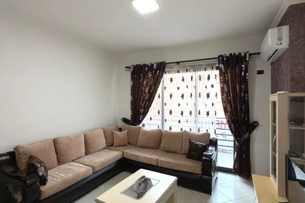 Shtepi me qera Apartament ne Tirane, 2+1, Mobilimi E mobiluar, Pagesa 50,000  Leke.