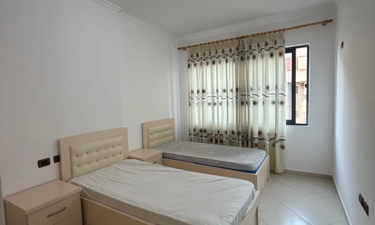 Shtepi me qera Apartament ne Tirane, 2+1, Mobilimi E mobiluar, Pagesa 50,000  Leke.