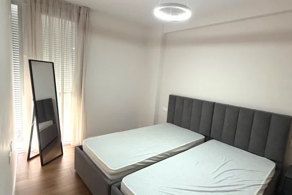 Shtepi me qera Apartament ne Tirane, 2+1, Mobilimi E mobiluar, Pagesa 750  Euro.